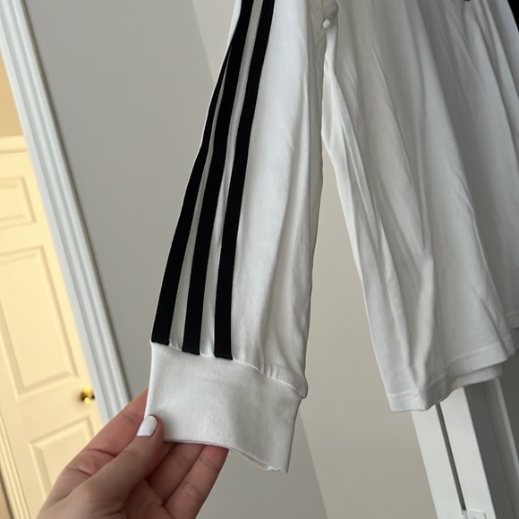 Large adidas white long sleeve tee - Picture 3 of 6